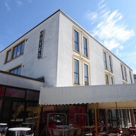 Hotel Split Glamoc Екстериор снимка